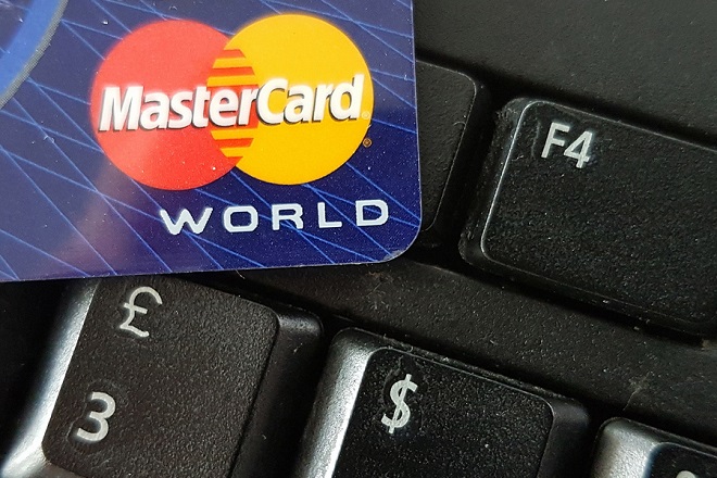 Η επανάσταση των πληρωμών σε πραγματικό χρόνο ωθεί τη Mastercard πέρα από τις πιστωτικές κάρτες