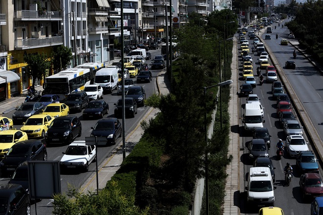 Τροχαία: «Κόκκινο» στο αλκοόλ, «πράσινο» στη ζώνη ασφαλείας