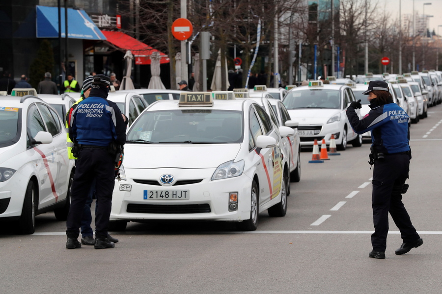 Η Βαρκελώνη «πέταξε» έξω από την πόλη την Uber