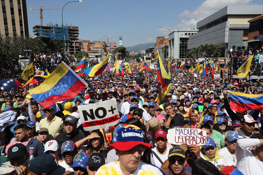 «Τύμπανα πολέμου» στη Βενεζουέλα- Ε.Ε. και Τραμπ προειδοποιούν