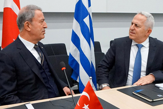 Τι συζήτησε ο υπουργός Άμυνας Ευάγγελος Αποστολάκης με τον Τούρκο ομόλογό του στο ΝΑΤΟ