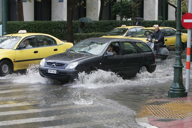 Σε εξέλιξη το κύμα κακοκαιρίας- Καταστροφές σε Κέρκυρα και Κεφαλονιά από τη «Βικτώρια»