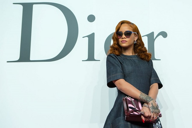 Συνεργασία του ομίλου LVMH με τη Rihanna για το λανσάρισμα νέου εμπορικού σήματος