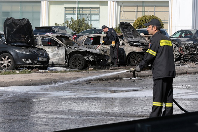 Έκρηξη σε παρκινγκ στη Λ. Βουλιαγμένης- Εντοπίστηκαν υπολείμματα εκρηκτικού μηχανισμού