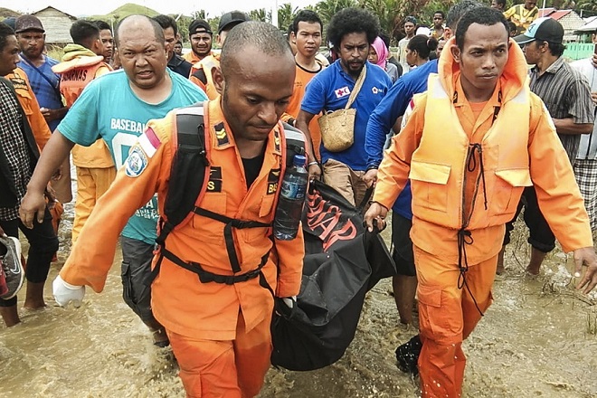 Ινδονησία: Τουλάχιστον 42 νεκροί από πλημμύρες στην επαρχία Παπούα