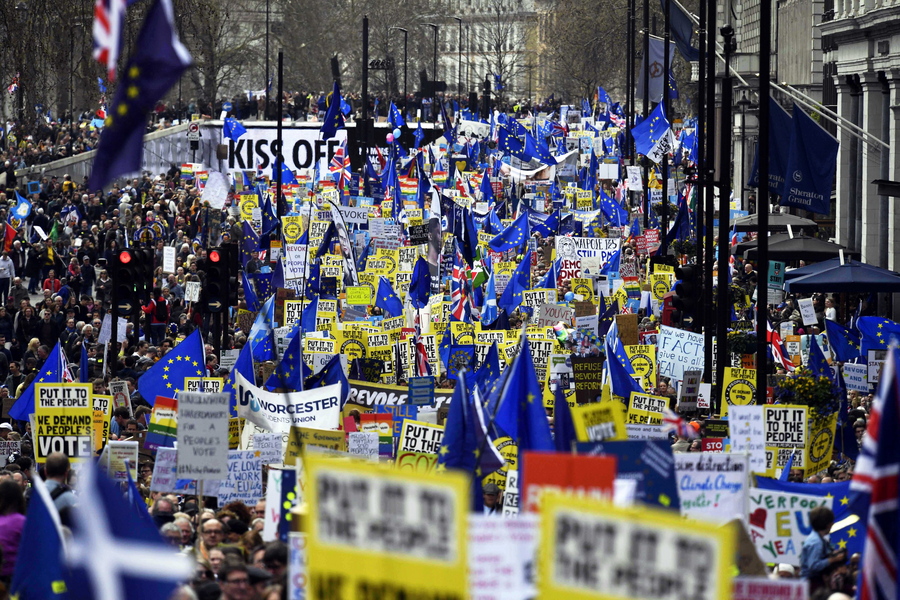 Χιλιάδες Λονδρέζοι στους δρόμους κατά του Brexit