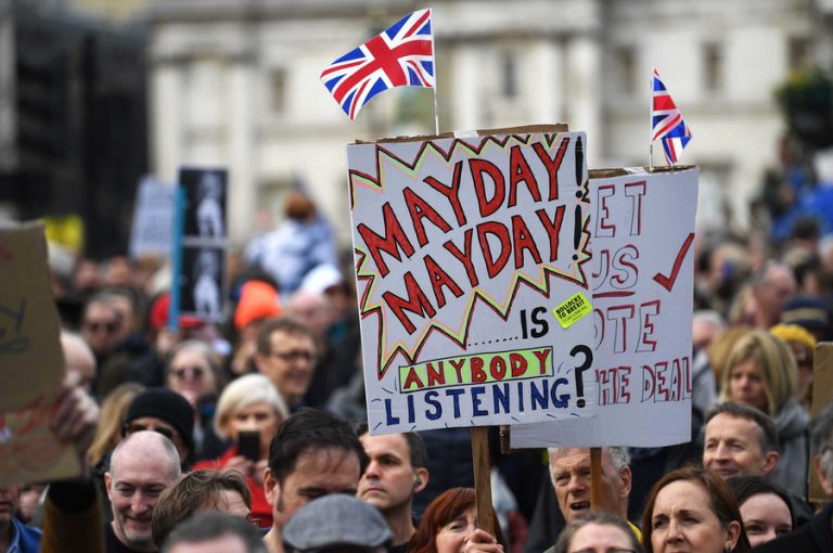 «Πραγματική αλλαγή» στη συμφωνία για το Brexit ζητούν οι Εργατικοί από την Τερέζα Μέι