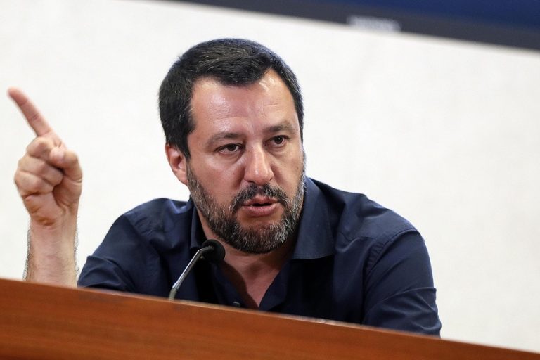 Σαλβίνι: «H μείωση των φόρων είναι ο μόνος τρόπος για να μειωθεί το χρέος»