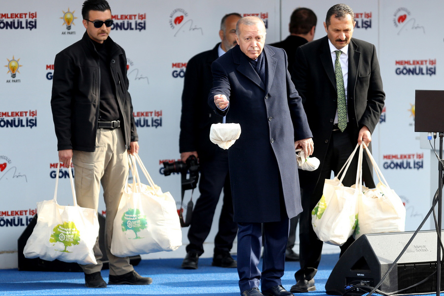 Ο Ερντογάν «χτύπησε» ξανά με αφορμή την κατάρρευση της τουρκικής λίρας