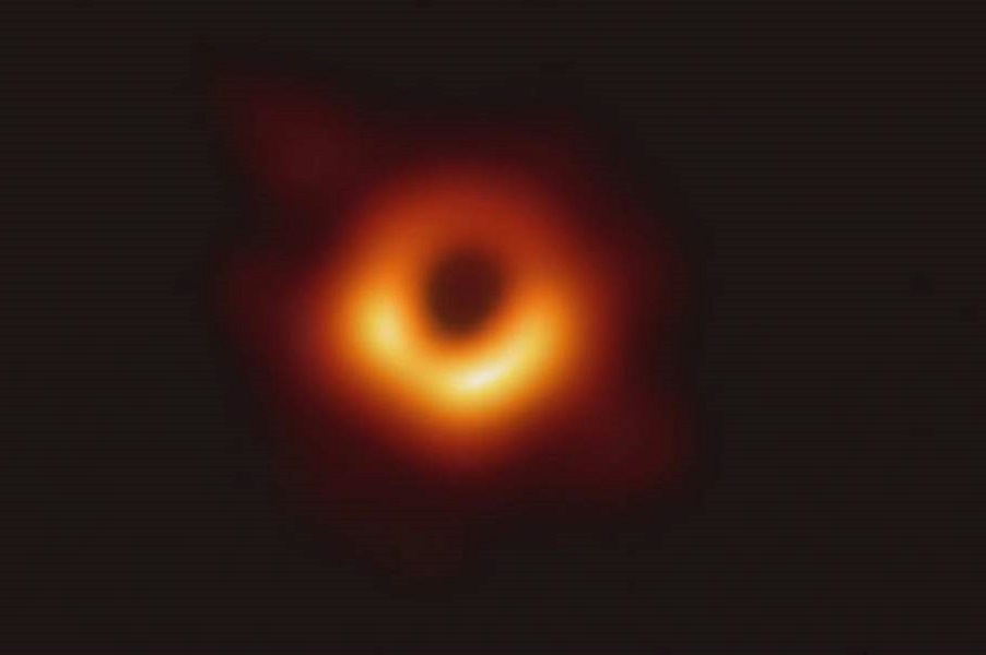 Μεγάλη αποκάλυψη της NASA: Για πρώτη φορά στην ιστορία φωτογραφήθηκε μια μαύρη τρύπα