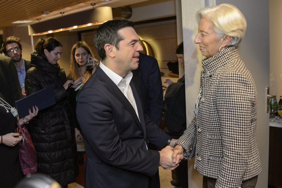 Η Αθήνα εξετάζει πρόωρη αποπληρωμή των δανείων του ΔΝΤ