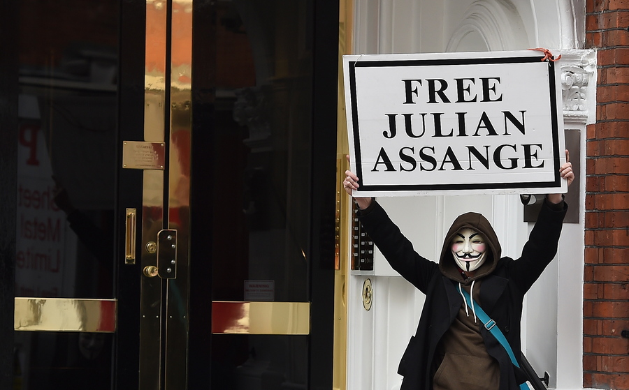 Τζούλιαν Ασάνζ: Πέντε γεγονότα για τον ίδιο και τον ιστότοπό του WikiLeaks