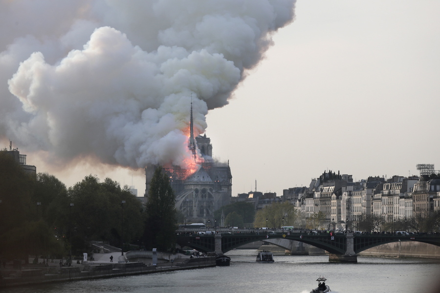 Notre Dame: Οι έρευνες επικεντρώνονται στο ενδεχόμενο του βραχυκυκλώματος