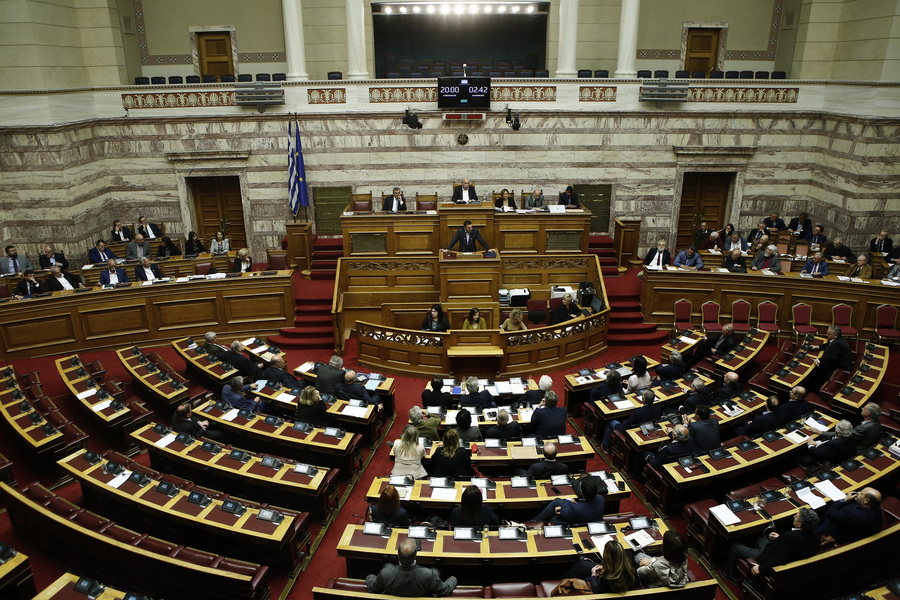 Live: Σε εξέλιξη στη Βουλή η συζήτηση για την παροχή ψήφου εμπιστοσύνης προς την κυβέρνηση