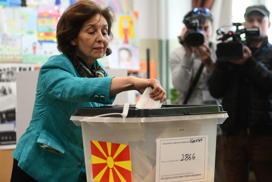 Στήθος με στήθος η μάχη των προεδρικών εκλογών της Βόρειας Μακεδονίας
