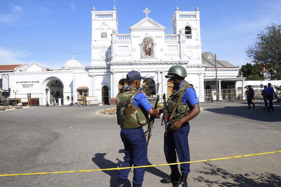Παραιτήσεις αξιωματούχων και υψηλά μέτρα ασφαλείας στη Σρι Λάνκα στον απόηχο των τρομοκρατικών επιθέσεων