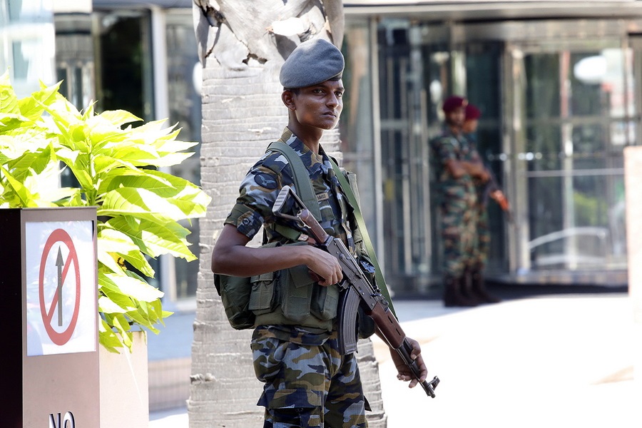 Σρι Λάνκα: 15 νεκροί σε αστυνομική επιχείρηση σε κρησφύγετο των καμικάζι