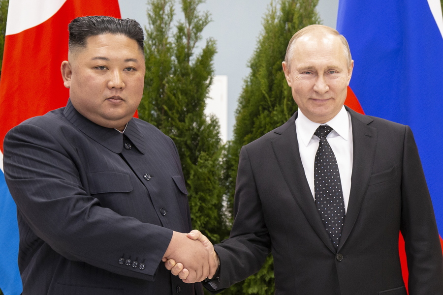 Ο ηγέτης της Βορείου Κορέας οδήγησε την λιμουζίνα που του δόθηκε από τον Πούτιν
