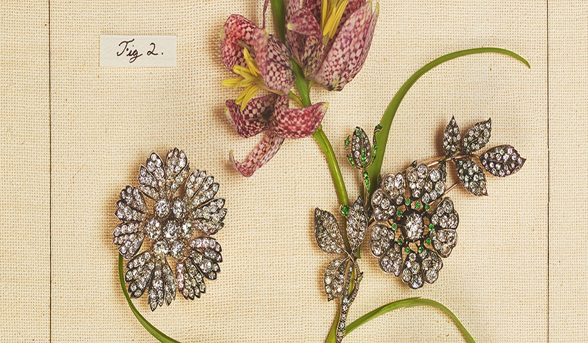 Ανακαλύψτε τη νέα έκθεση του Sotheby’s με τα λουλουδένια…κοσμήματα