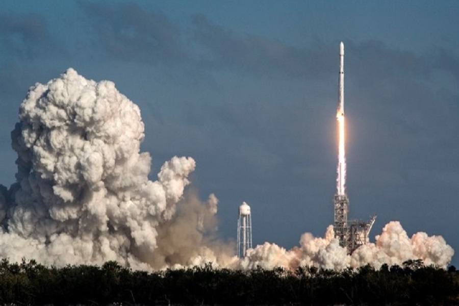 SpaceX: Η πρώτη εμπορική εκτόξευση για τον ισχυρότερο πύραυλο του κόσμου (Βίντεο)