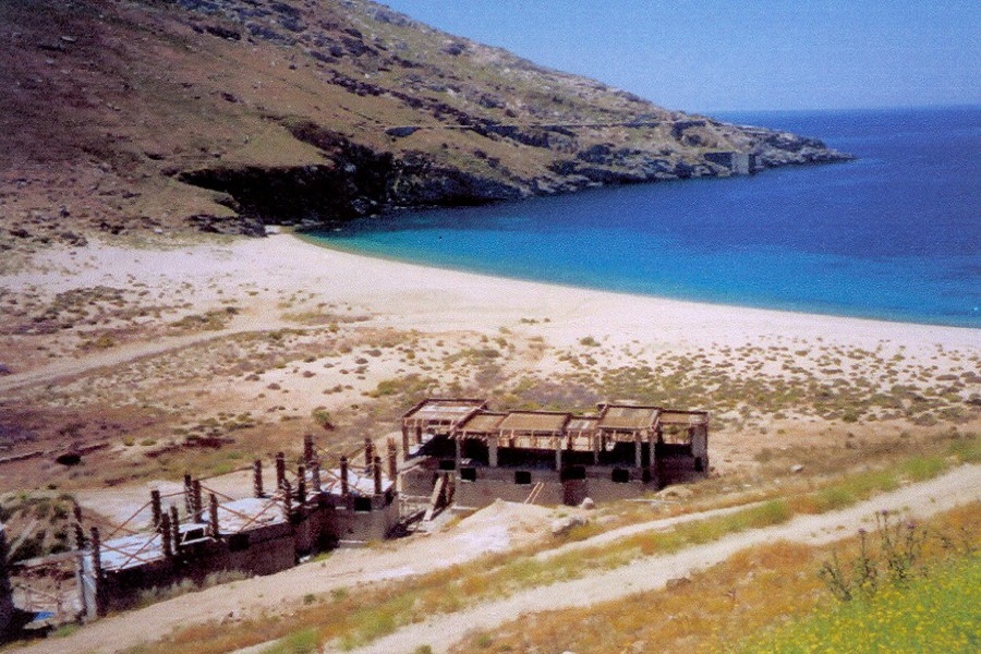 Στη Σέριφο η πρώτη ελληνική «smoke-free» παραλία