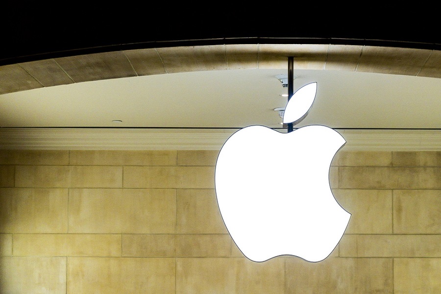 Η Apple αναστέλλει την επιστροφή των εργαζομένων στα γραφεία ως τον Ιανουάριο