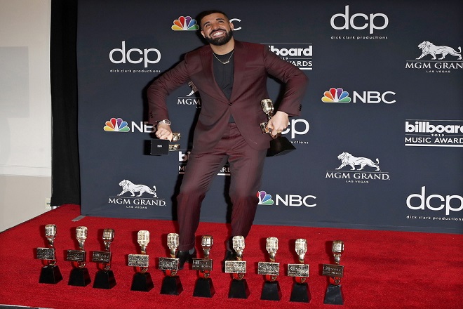 O Drake «σάρωσε» τα Billboard Music Awards