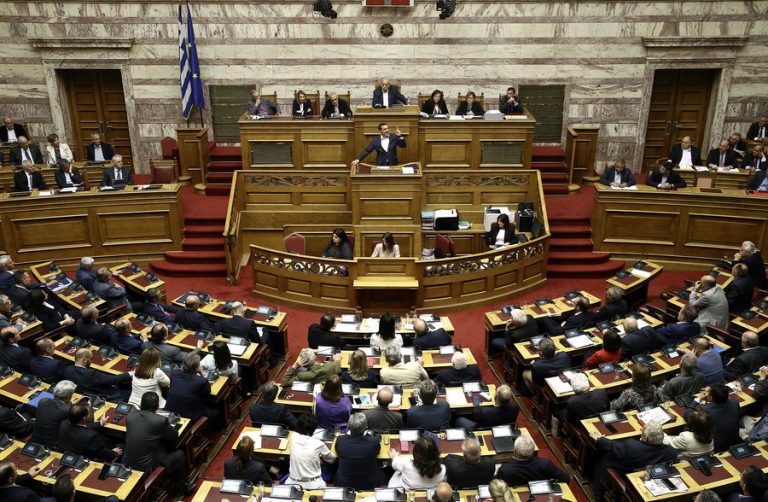 Ψήφος εμπιστοσύνης στην κυβέρνηση από 153 βουλευτές – Στήριξη από τον Γιάννη Σαρίδη της Ένωσης Κεντρώων