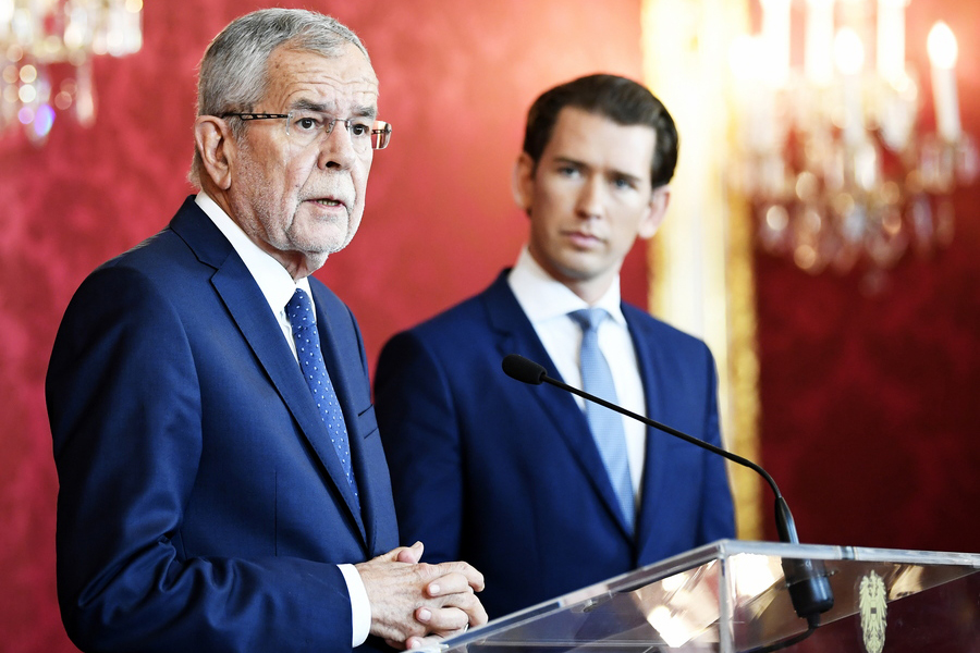 Πρωτοφανής πολιτική κρίση στην Αυστρία: Εκτός κυβέρνησης όλοι οι υπουργοί, πλην μίας, από το ακροδεξιό FPO