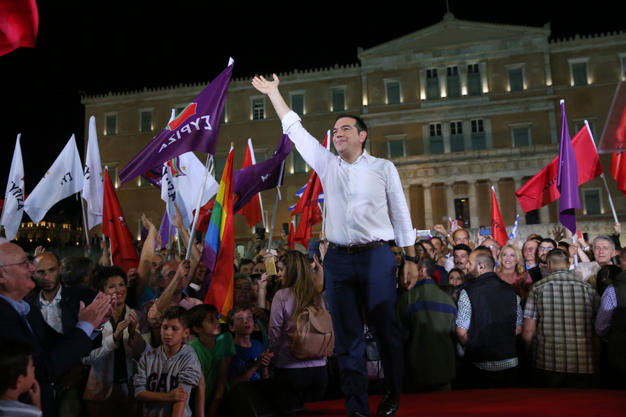 Αλέξης Τσίπρας στο Σύνταγμα: Την Κυριακή ψηφίζουμε για τη ζωή μας (Βίντεο)