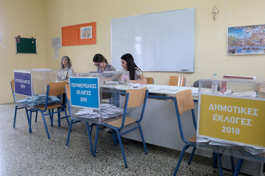 Οι υποψήφιοι δήμαρχοι στην Αττική που «σάρωσαν» από την πρώτη Κυριακή