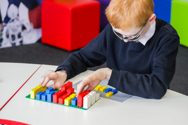 «Braille Bricks» από τη LEGO για τα παιδιά με προβλήματα όρασης