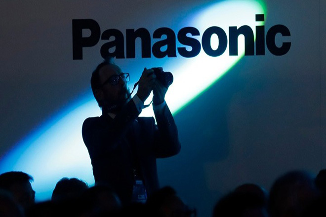 Η Panasonic αναστέλλει τις δοσοληψίες με την Huawei