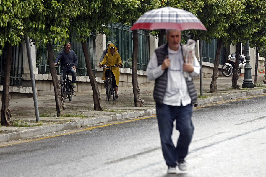 Χαλάει ο καιρός από την Παρασκευή, με βροχές, σκόνη και ισχυρούς ανέμους