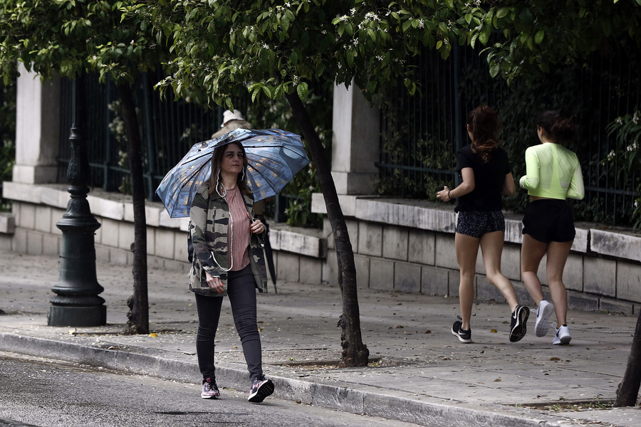 Με βροχές και υψηλές θερμοκρασίες ο καιρός την Τετάρτη