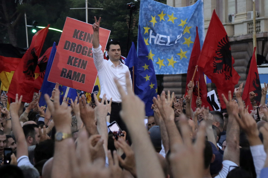 Χάος στην Αλβανία έπειτα από την ακύρωση των δημοτικών εκλογών
