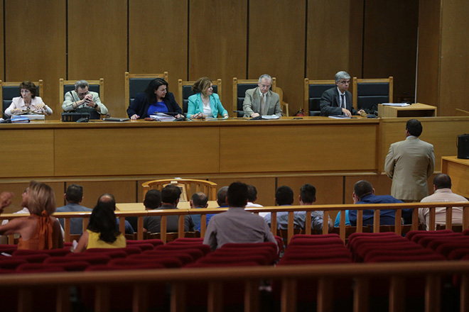 Δίκη Χρυσής Αυγής: Αρνείται οποιαδήποτε σχέση με τη δολοφονία Φύσσα ο κατηγορούμενος ως άμεσος συνεργός του Ρουπακιά