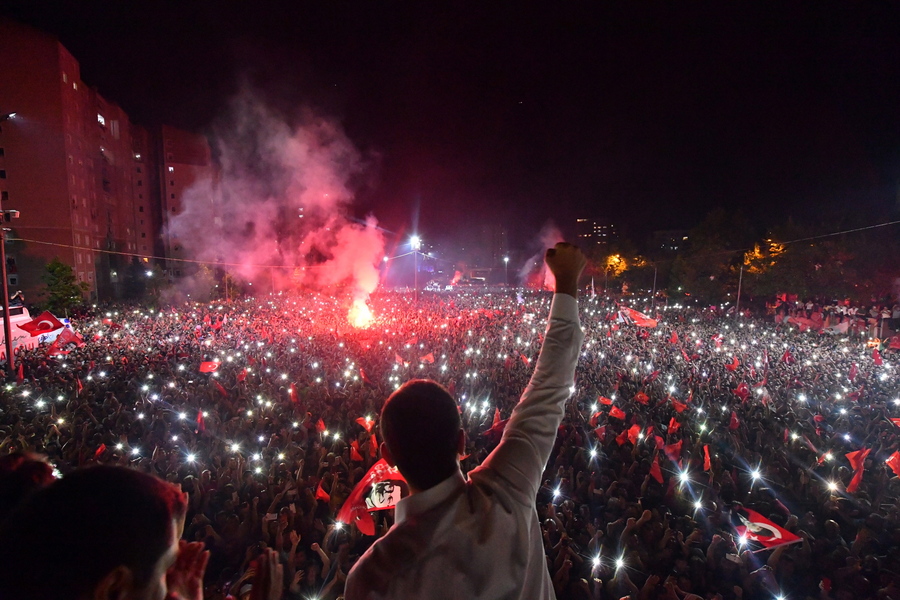 Δημοτικές εκλογές στην Κωνσταντινούπολη: Μεγάλη νίκη Ιμάμογλου, «κολοσσιαία ήττα για τον Ερντογάν»