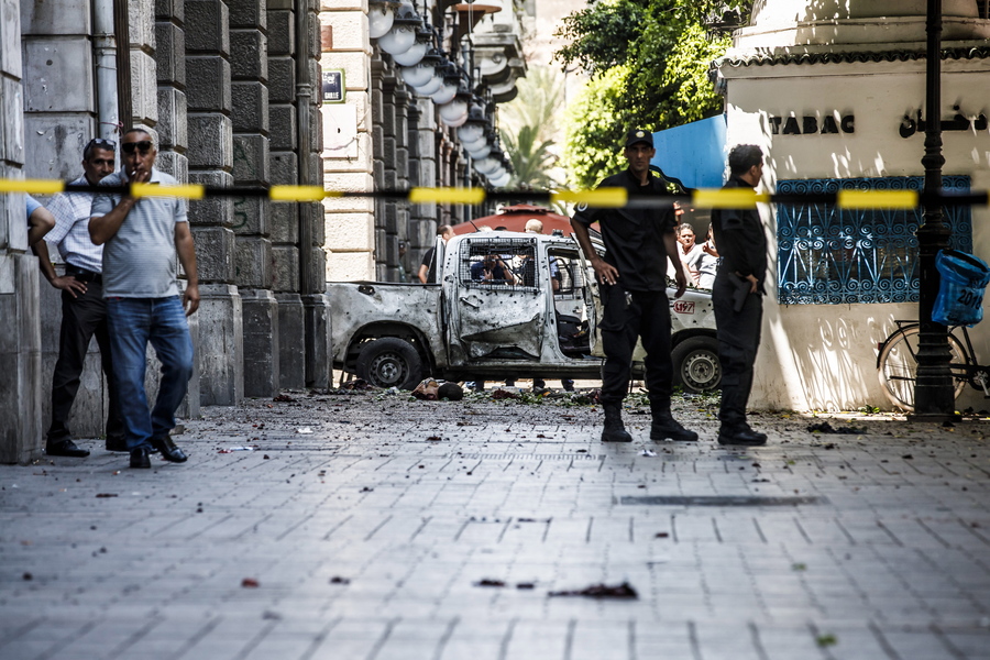 Ένας νεκρός και οκτώ τραυματίες από διπλή βομβιστική επίθεση καμικάζι στην Τυνησία