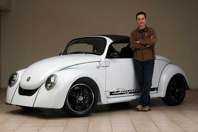 Ο Έλληνας τεχνικός που έφτιαξε το σκαθάρι των ονείρων του και έκανε την Volkswagen να παραμιλά
