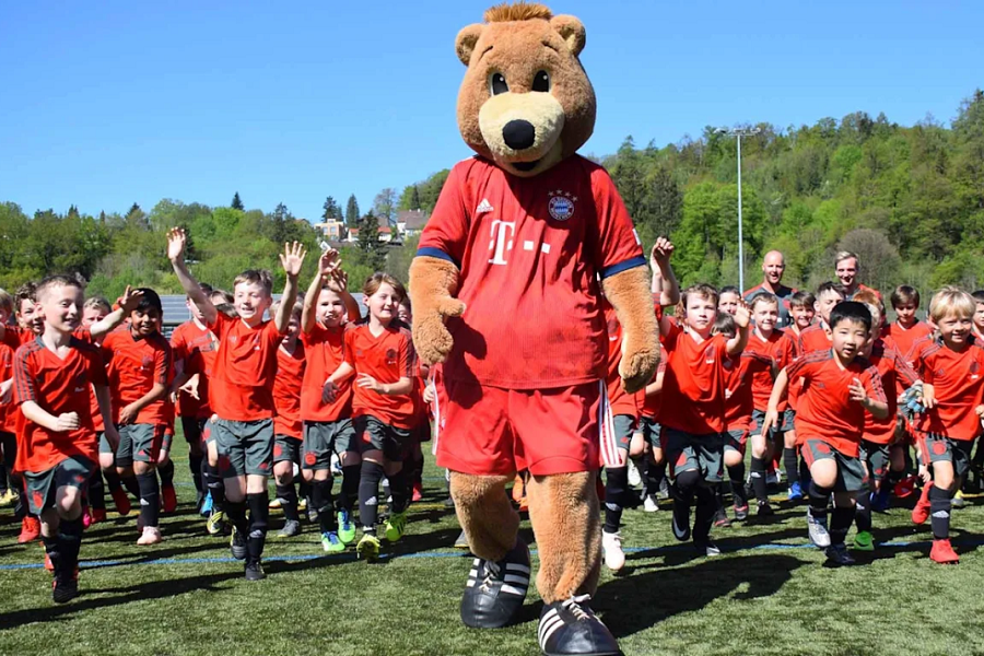 Costa Navarino: Καλοκαιρινά Football Camps σε συνεργασία με τη Bayern Μονάχου