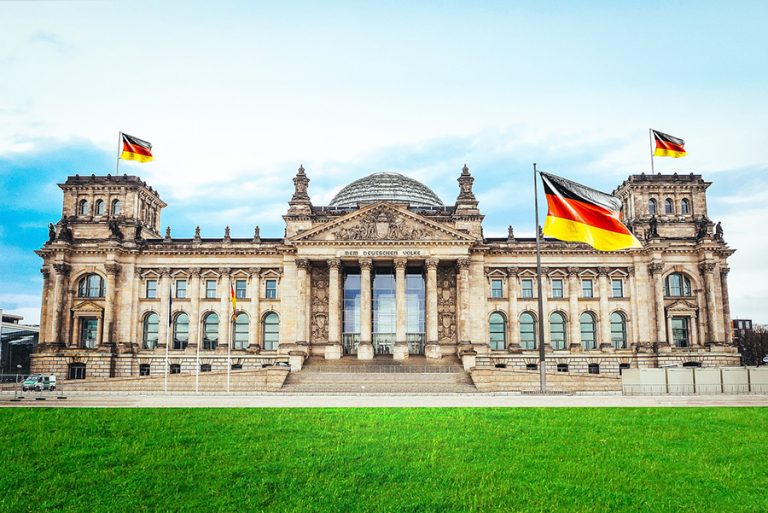 Ζητείται αλλαγή πολιτικής για στήριξη της ανάπτυξης της Γερμανίας
