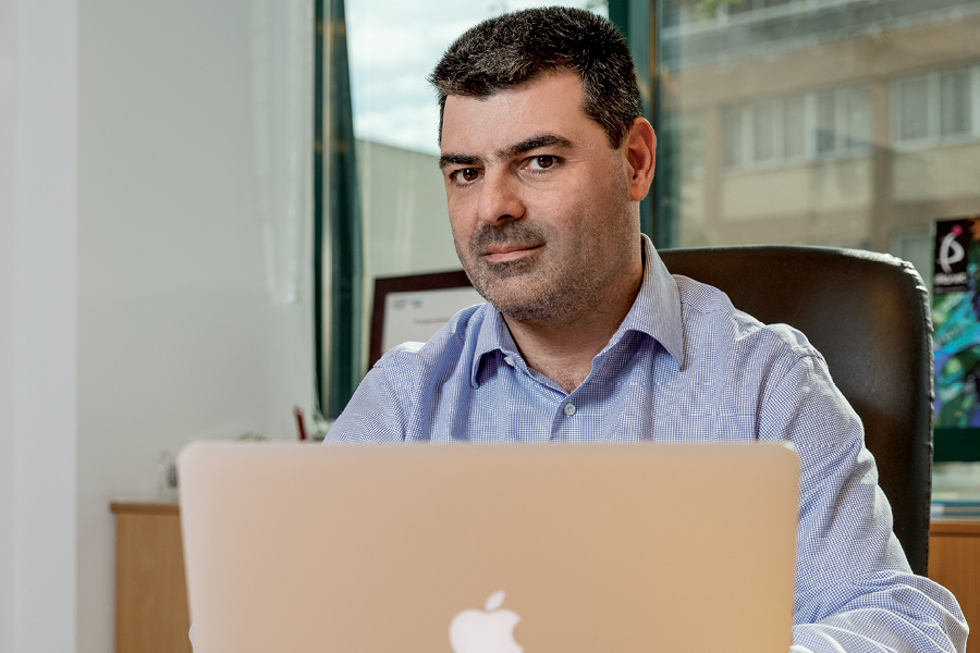 Kωστής Σταυρόπουλος: Ο άνθρωπος που «τρέχει» τα προϊόντα της Apple στην Ελλάδα αυτό το Σάββατο στο Business Monitor
