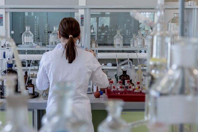 Ρωσία: Έκρηξη σε εργαστήριο όπου φυλάσσεται ο ιός της ευλογιάς