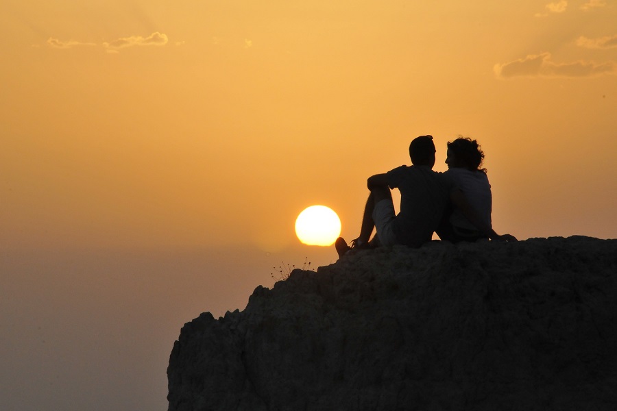 Ένα ελληνικό νησί στους 12 κορυφαίους καλοκαιρινούς προορισμούς για ζευγάρια