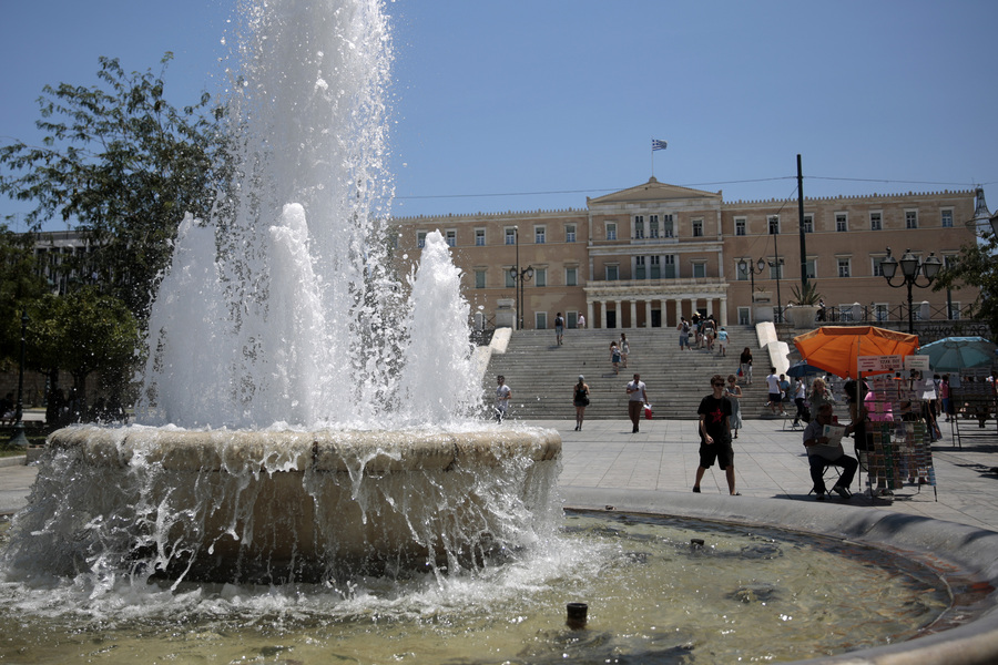 Καιρός: «Καμίνι» όλη η χώρα – Η θερμοκρασία θα ξεπεράσει τους 40°C