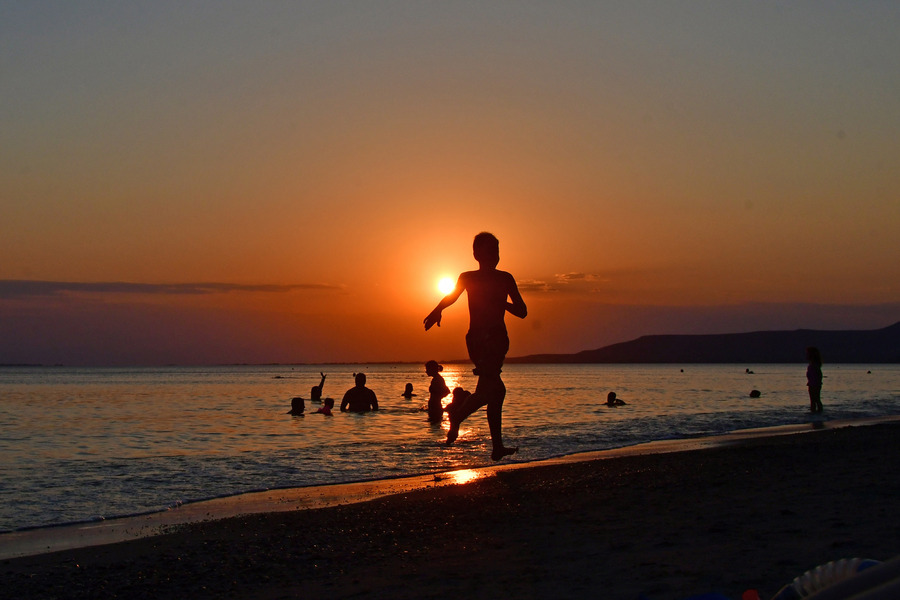 Πώς θα διαμορφωθεί το σκηνικό του τουρισμού στην Ελλάδα: Το υγειονομικό διαβατήριο και τα μπάνια