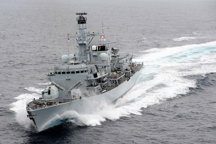 Νέο επεισόδιο με ιρανικά πλοία εμπλέκει και τη Βρετανία