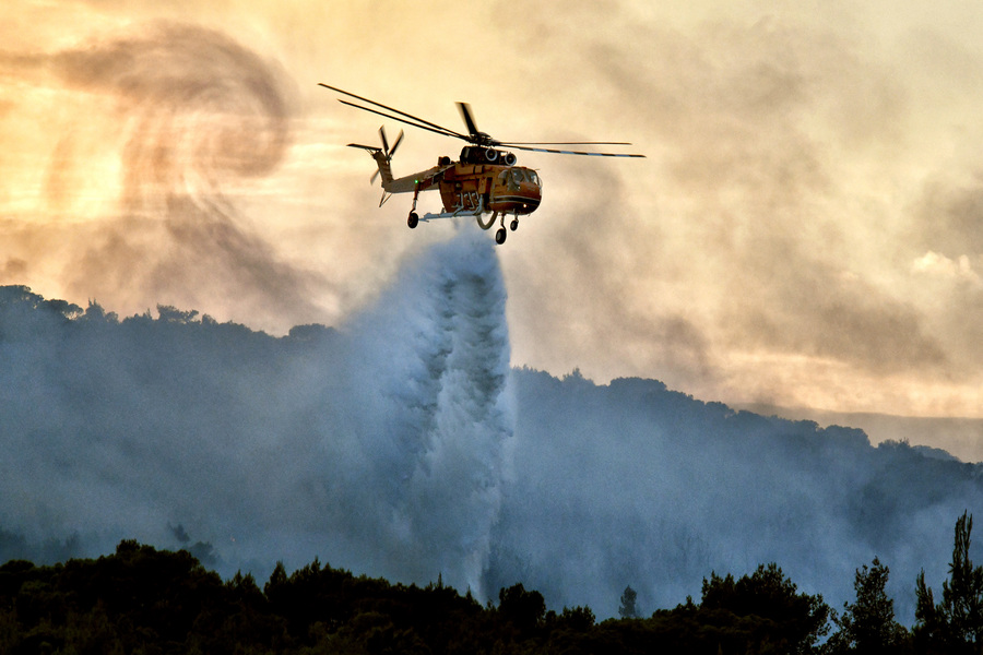 Είκοσιτέσσερις δασικές πυρκαγιές εκδηλώθηκαν το τελευταίο 24ωρο σε όλη την Ελλάδα