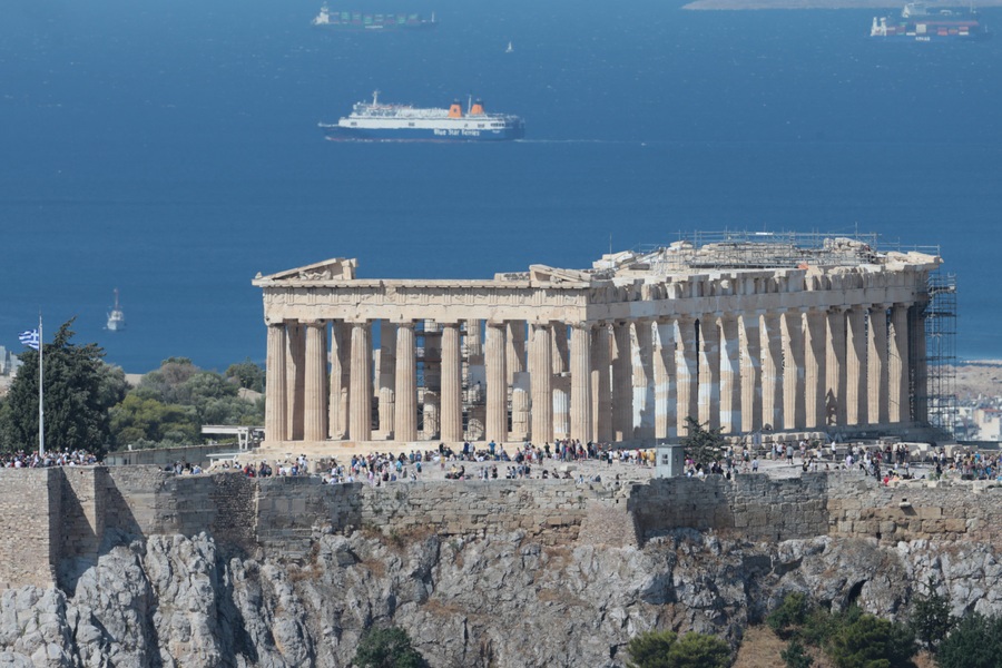 Τι μας επιφυλάσσει την επόμενη δεκαετία η ελληνική οικονομία